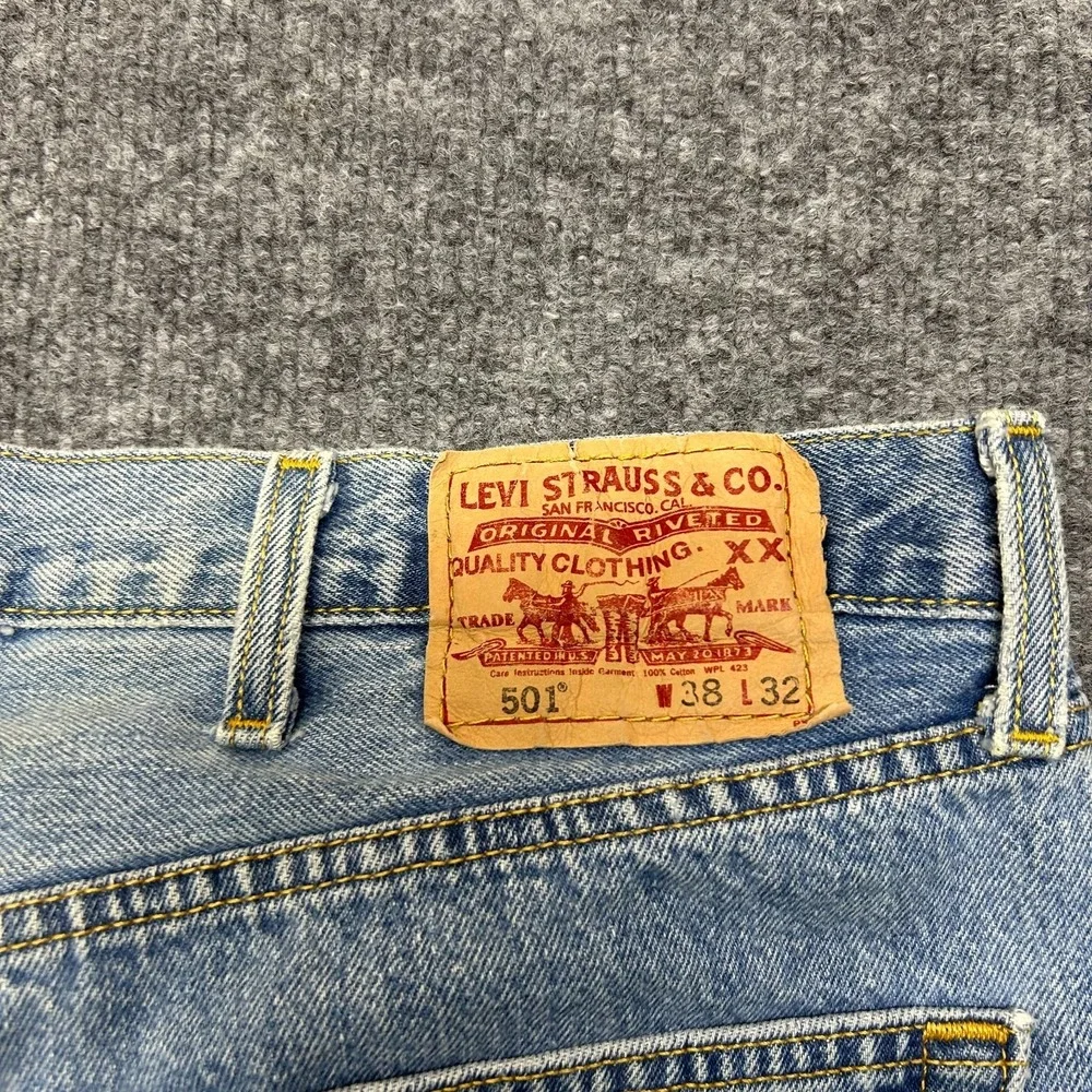 Levi's 501 Straight Jeans Men's‎ Blue Denim Pockets Button Fly Classic - 37X32.5